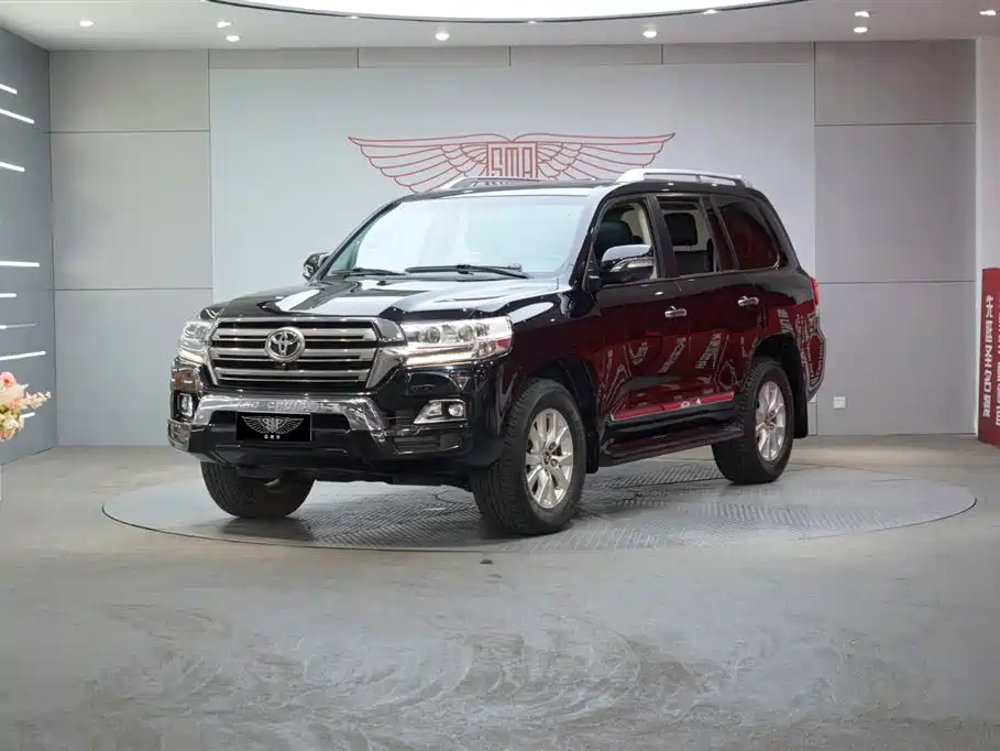 Toyota Land Cruiser 2019 — фото 1
