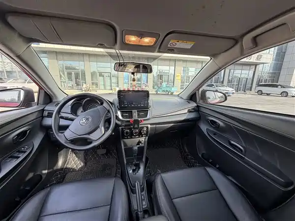 Toyota Yaris L 2020