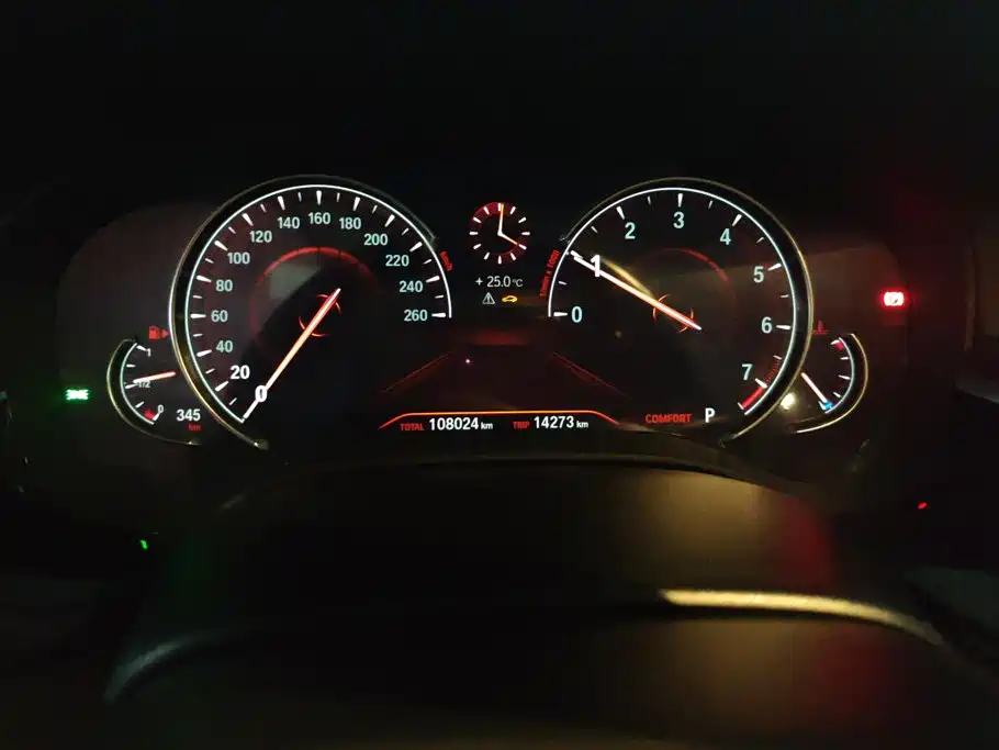 BMW 5 Series 2018 — фото 14
