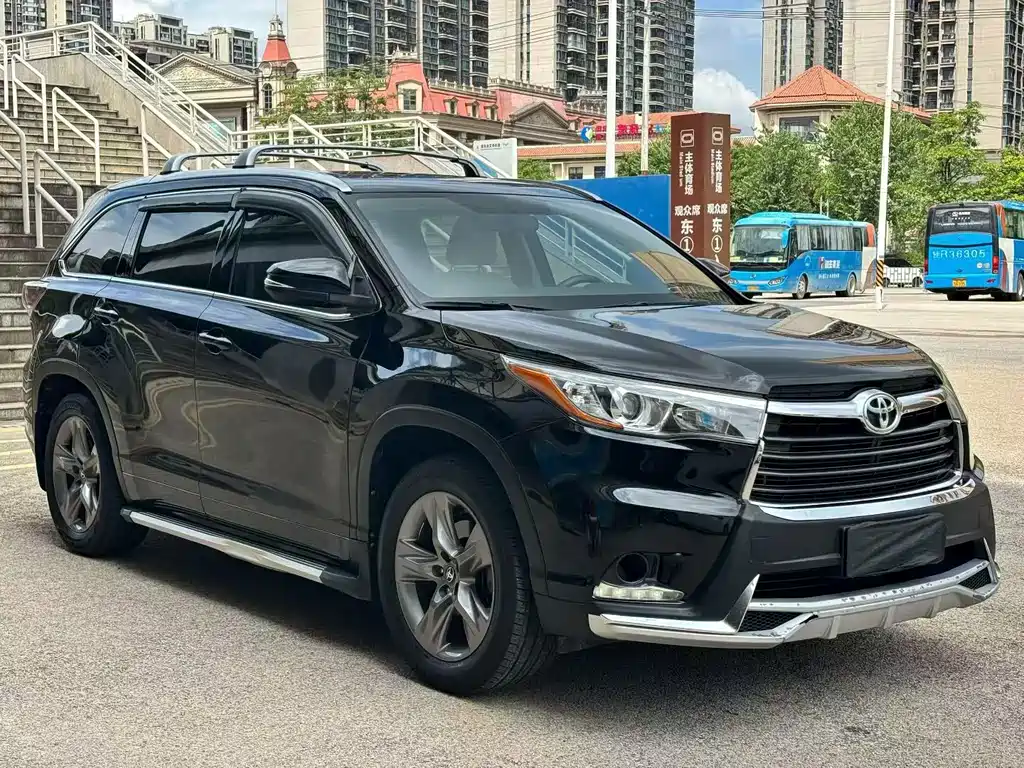 Toyota Highlander 2017 — фото 3