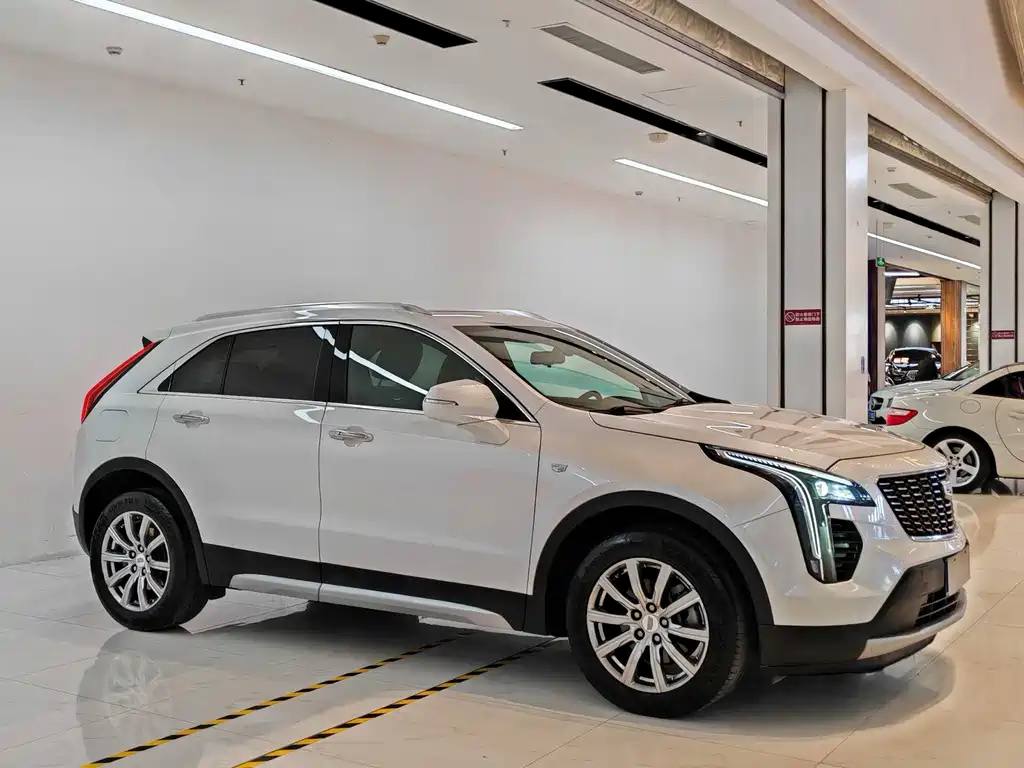 Cadillac XT4 2019 — фото 3