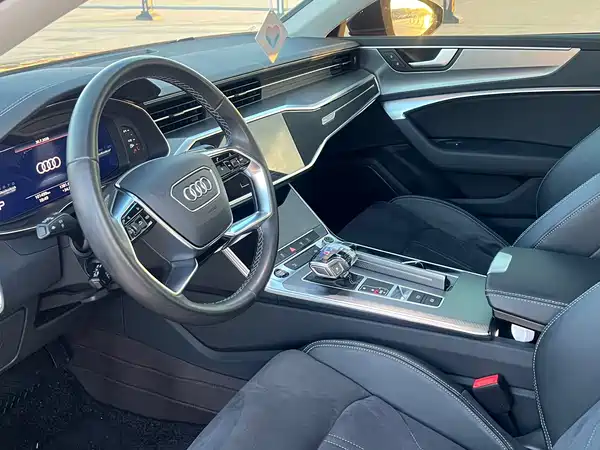 Audi A7L 2023