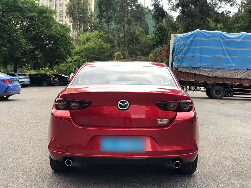Mazda 3 Axela 2021 — фото 12
