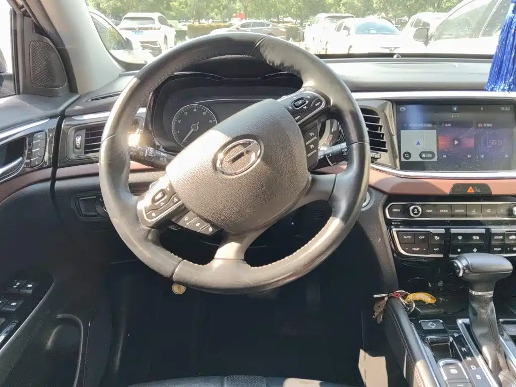 GAC Trumpchi GS8 2017 — фото 7