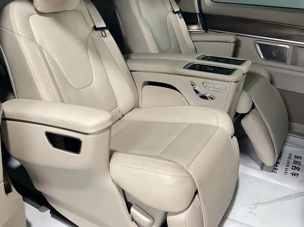 Mercedes-Benz V-Class 2023 — фото 14