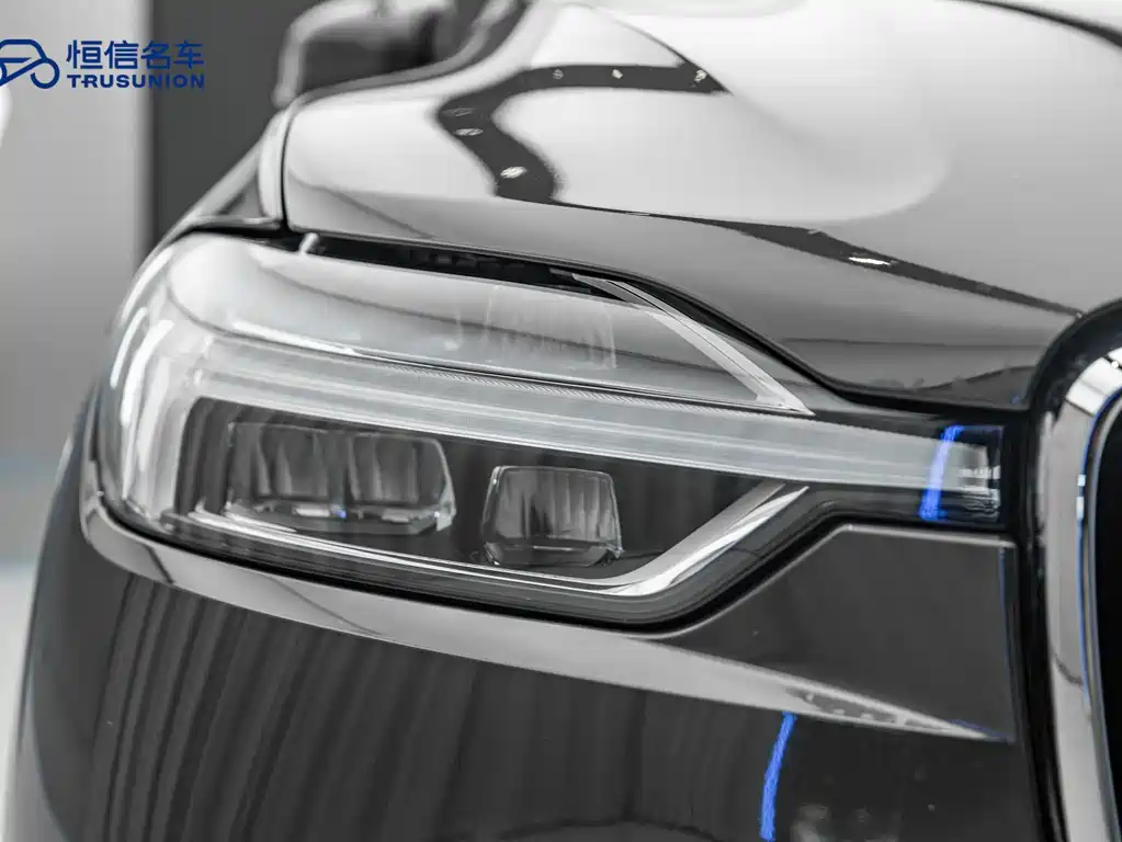 Volvo XC60 2019 — фото 10