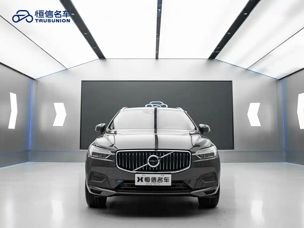 Volvo XC60 2019 — фото 2