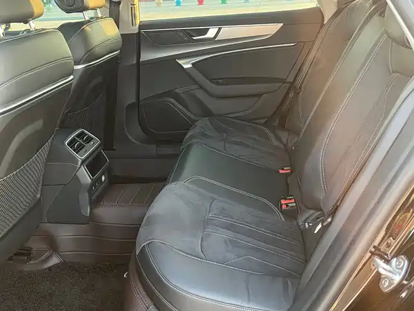 Audi A7L 2023