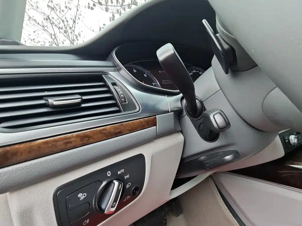 Audi A6L 2013 — фото 22