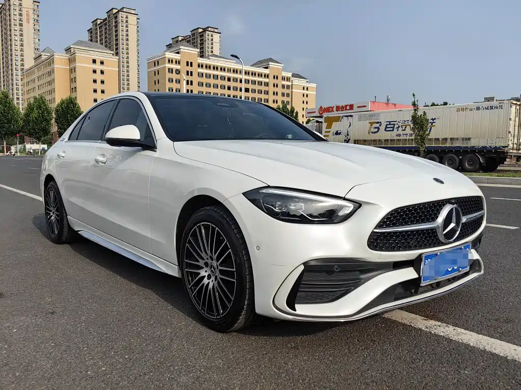 Mercedes-Benz C-Class 2024