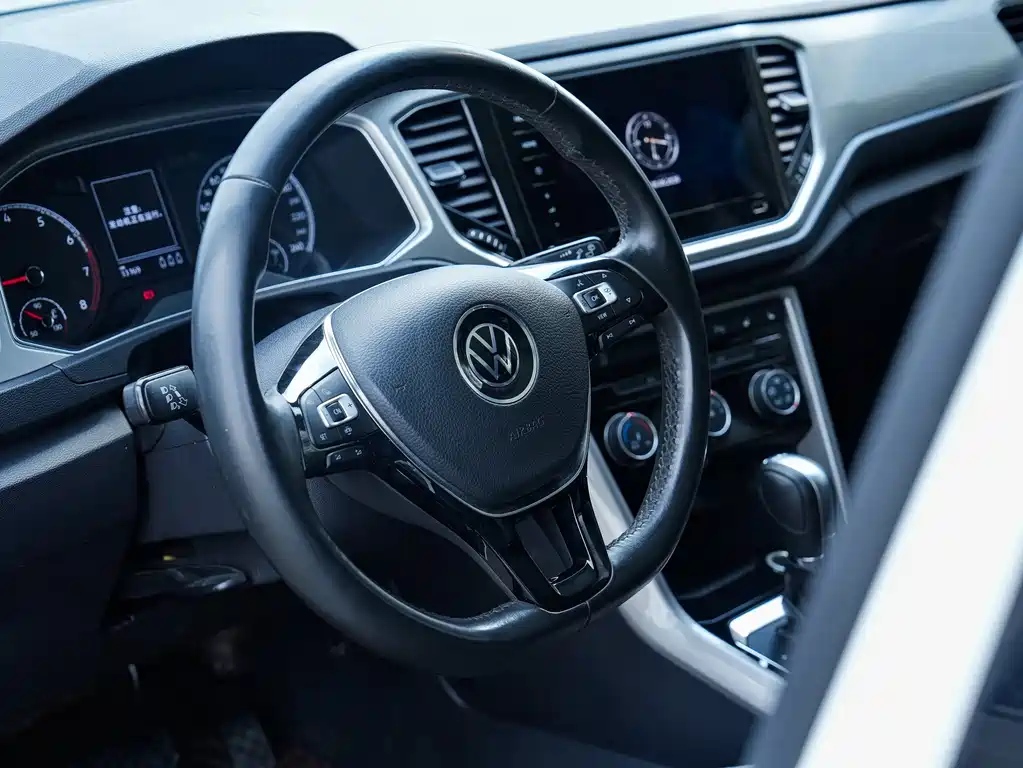 Volkswagen T-Roc 2021 — фото 12