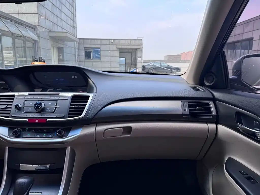 Honda Accord 2015 — фото 9
