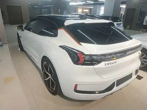 Zeekr 001 2022