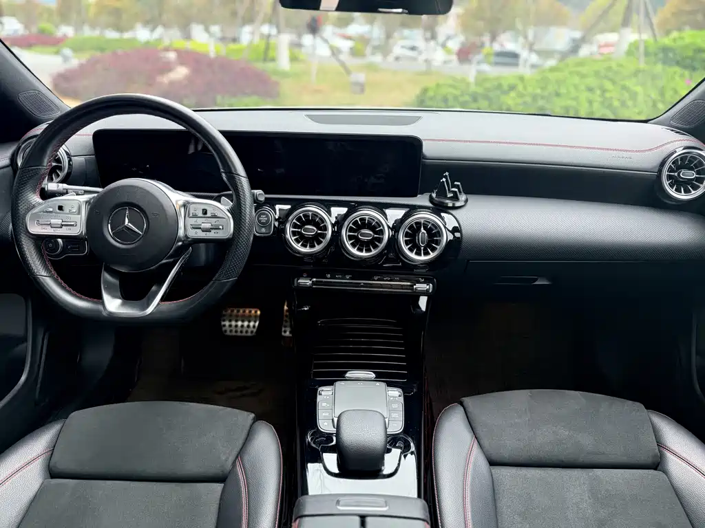 Mercedes-Benz CLA 2022 — фото 12