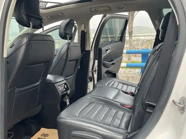 Ford Edge 2016