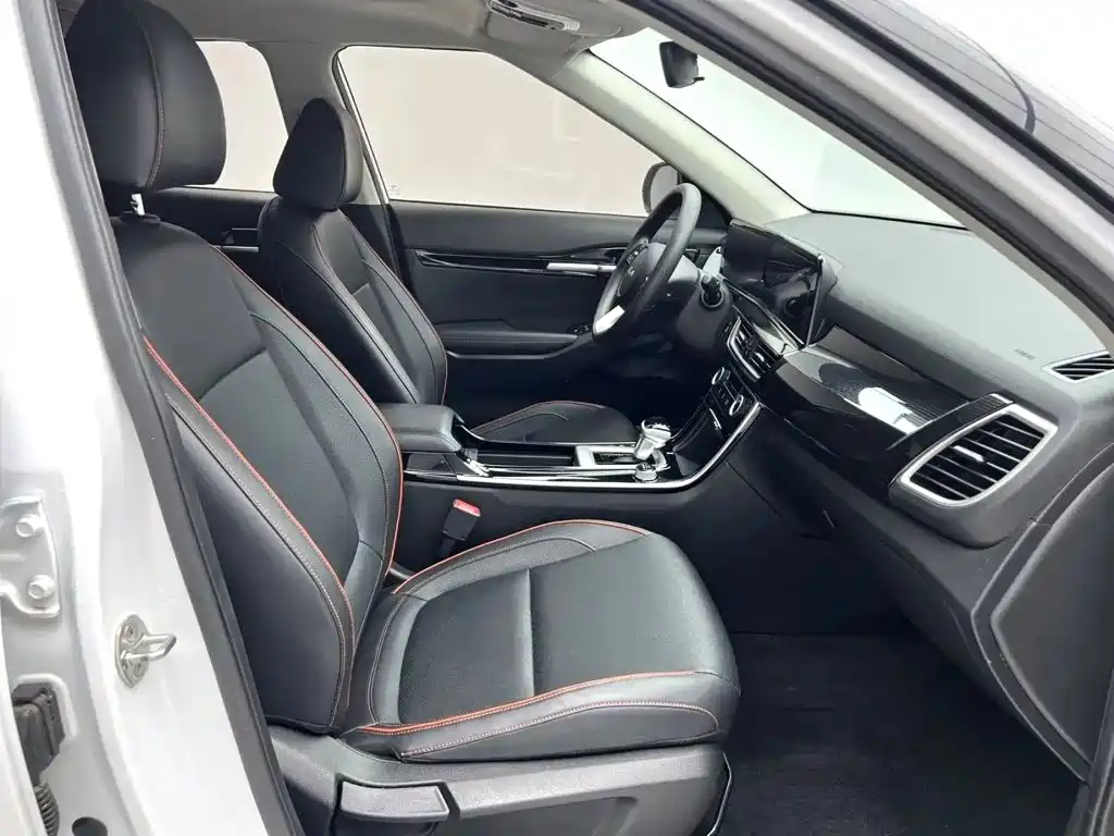 Kia Seltos 2023 — фото 10