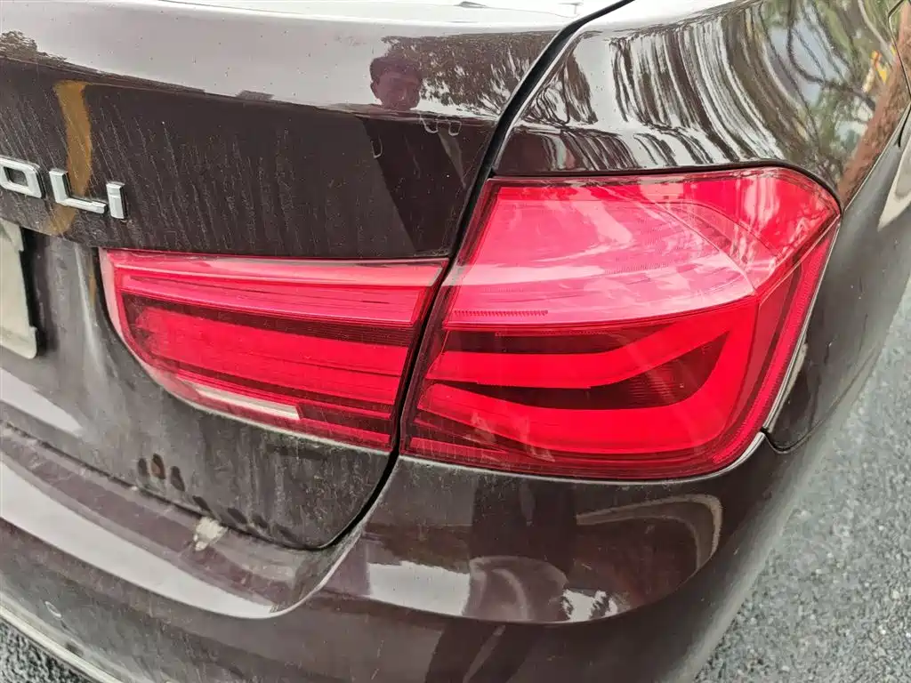 BMW 3 Series 2017 — фото 23