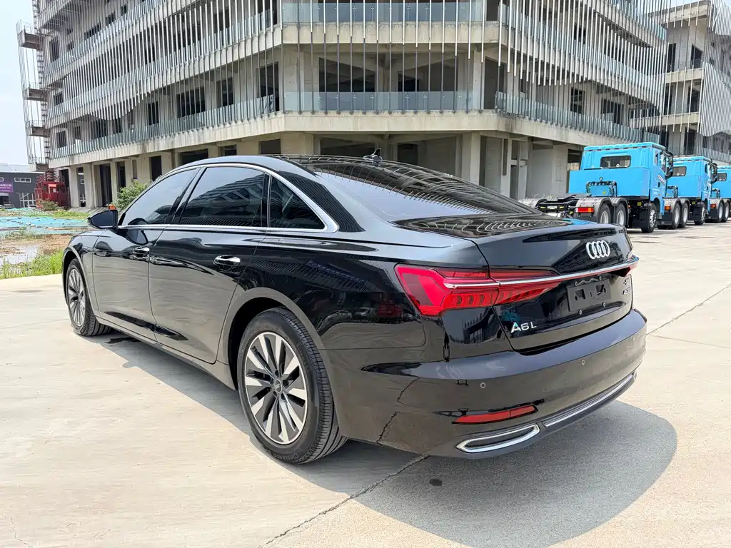 Audi A6L 2022