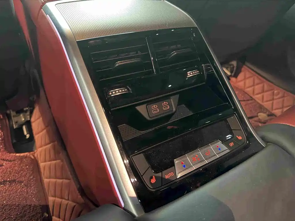 BMW 8 Series 2024 — фото 15