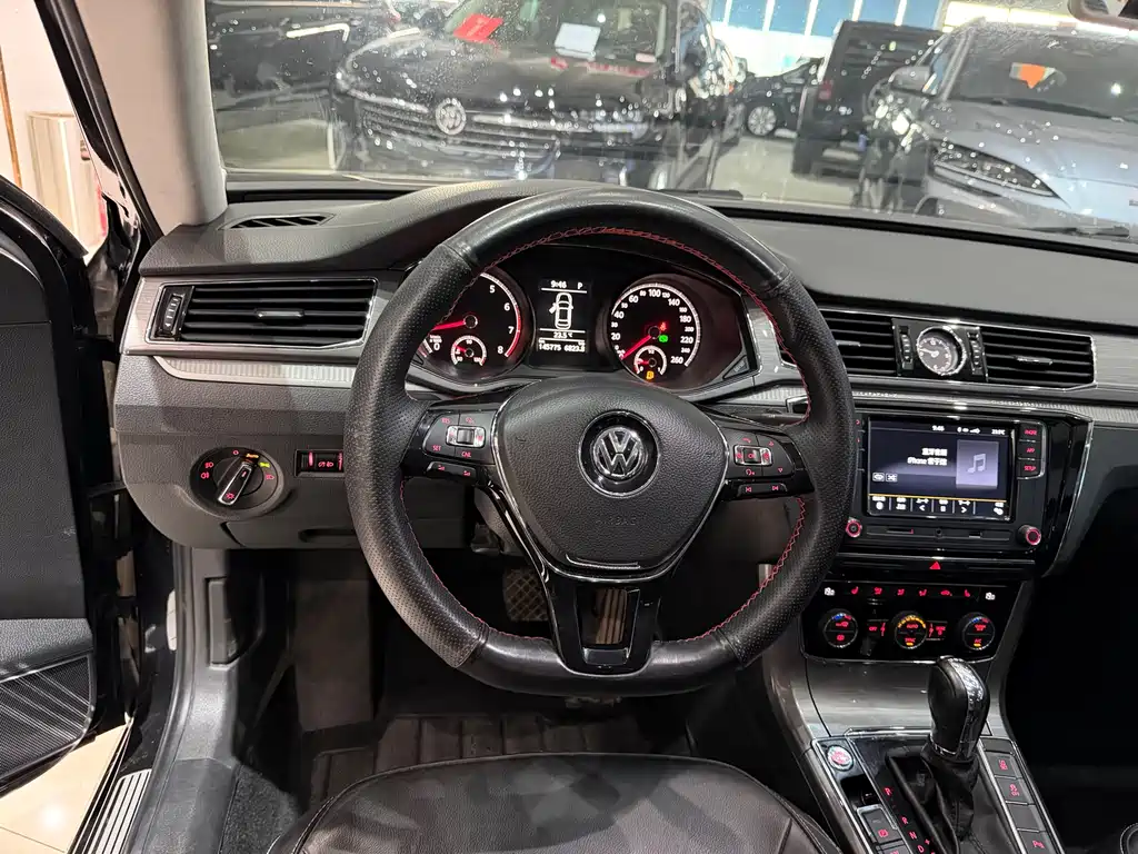 Volkswagen Passat 2018 — фото 9