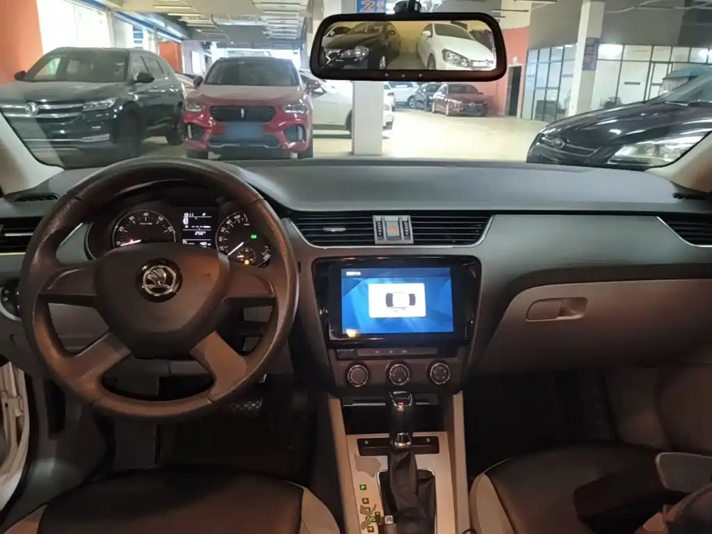 Skoda Octavia 2015 — фото 10
