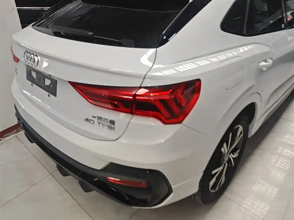 Audi Q3 Sportback 2023 — фото 8