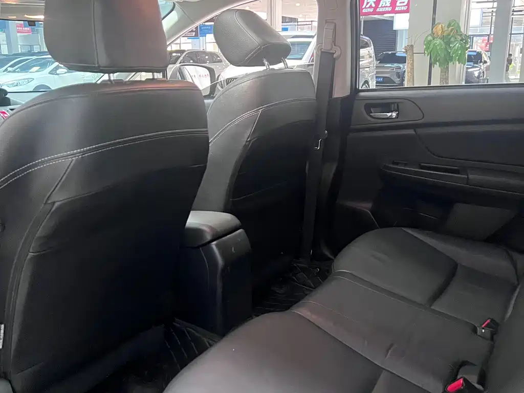 Subaru XV 2013 — фото 12