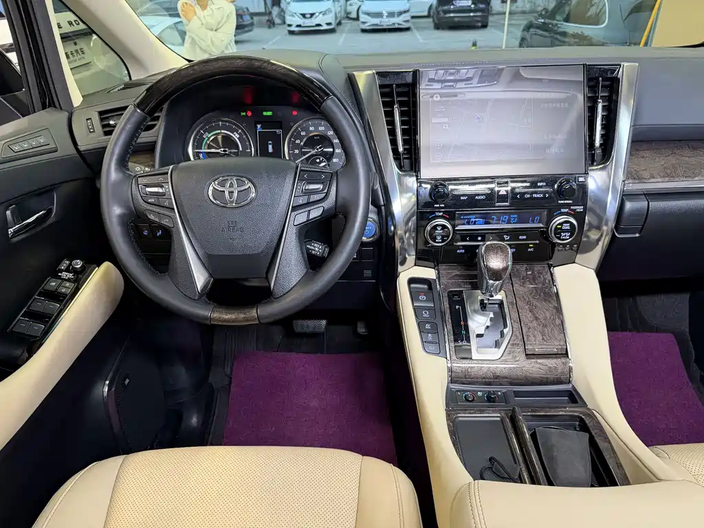 Toyota Vellfire 2022 — фото 17