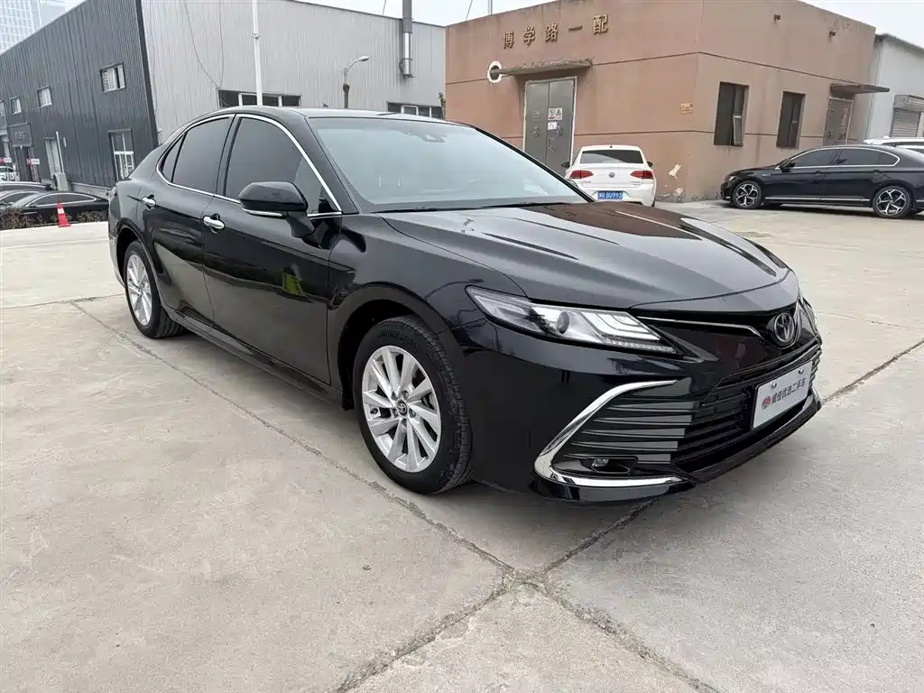 Toyota Camry 2022 — фото 3