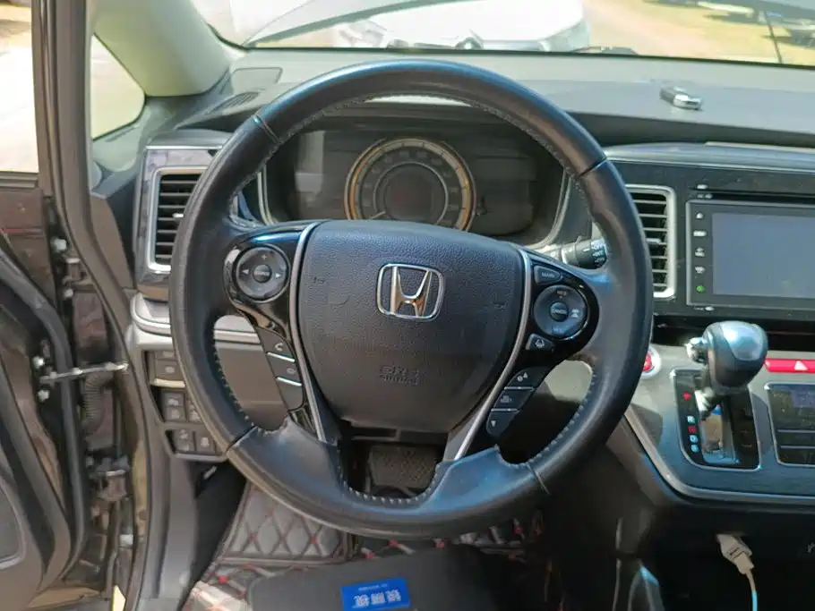 Honda Elysion 2017 — фото 15