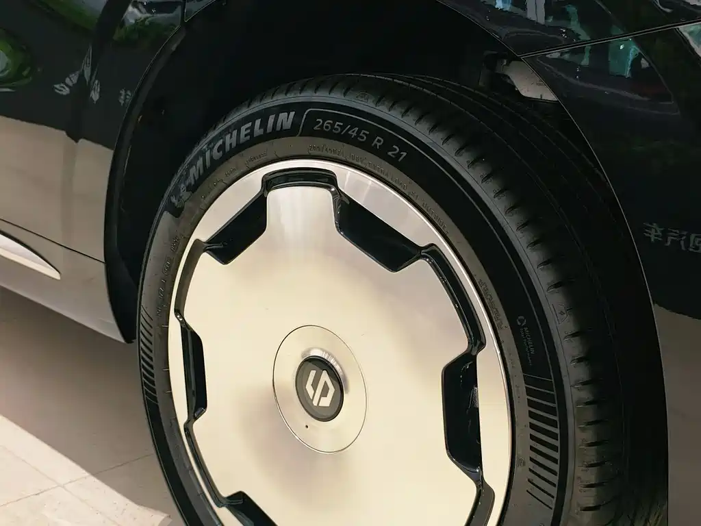 Leapmotor D19