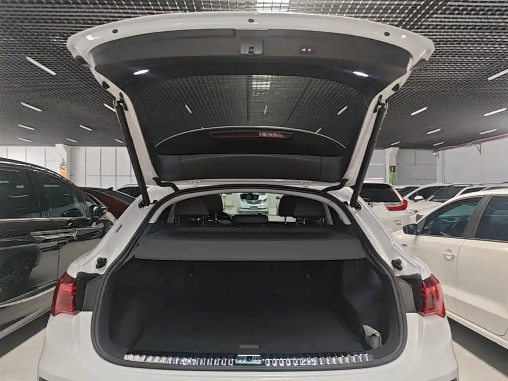 Audi Q3 Sportback 2023 — фото 19