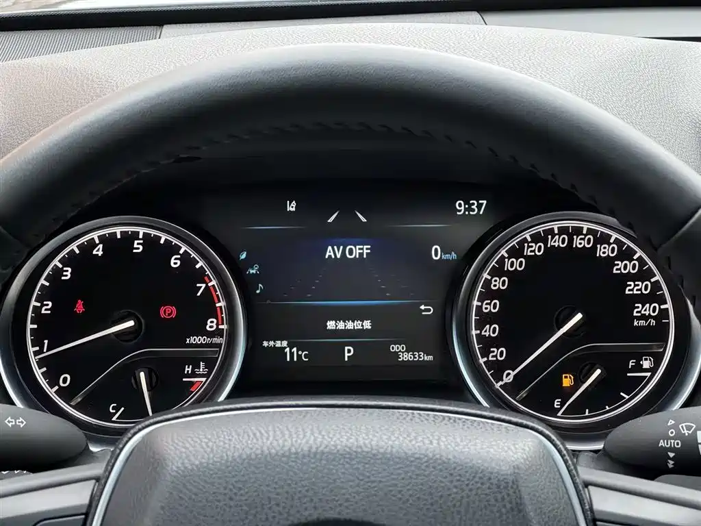 Toyota Camry 2022 — фото 19