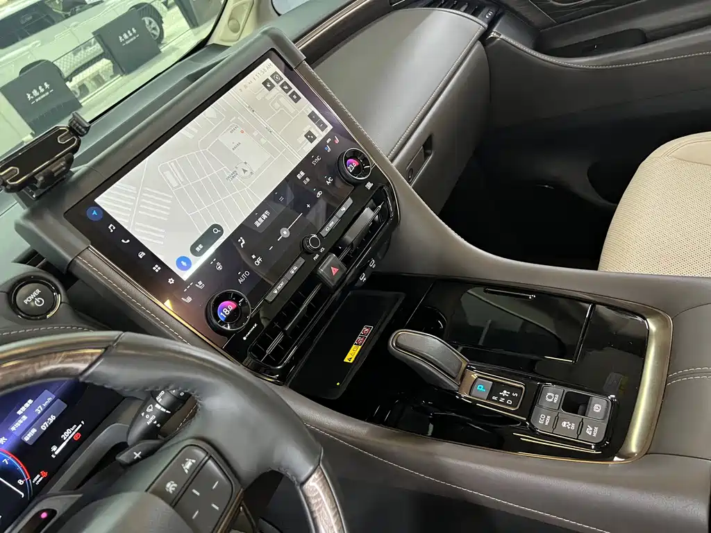 Toyota Vellfire 2024 — фото 25