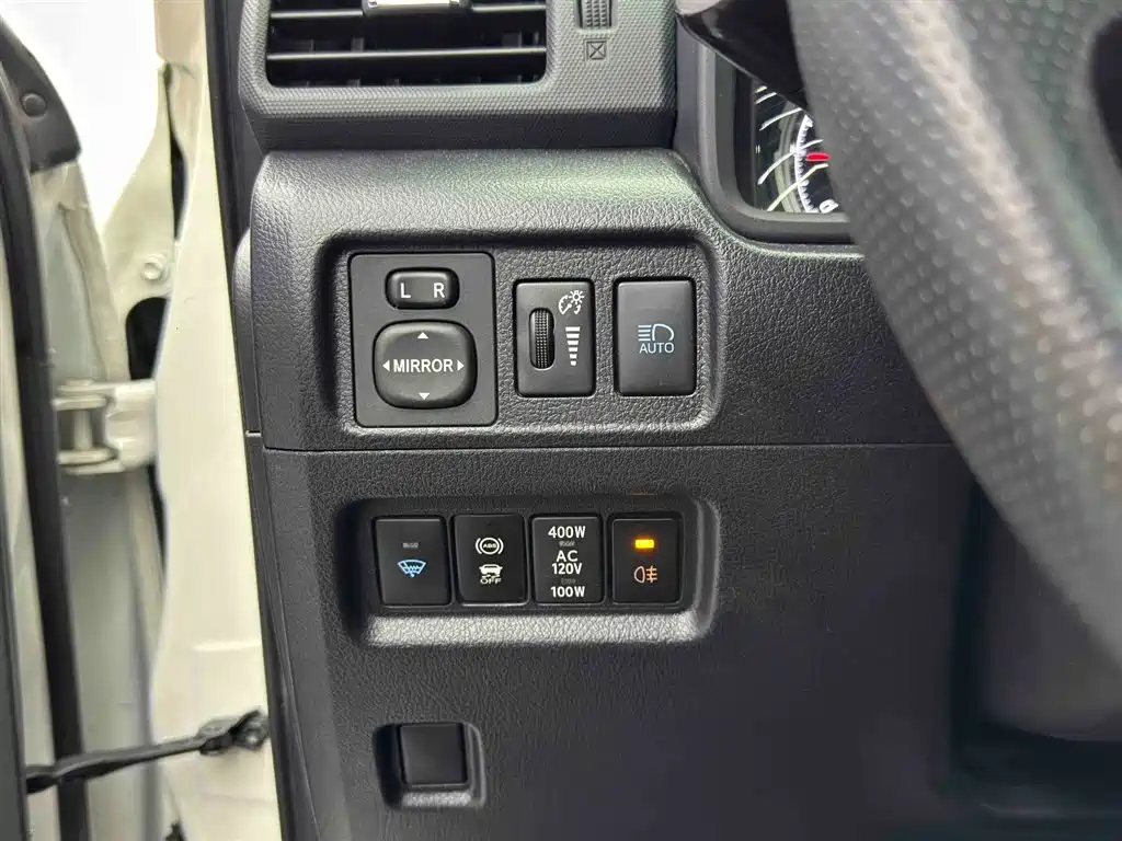 Toyota Land Cruiser 2020 — фото 18