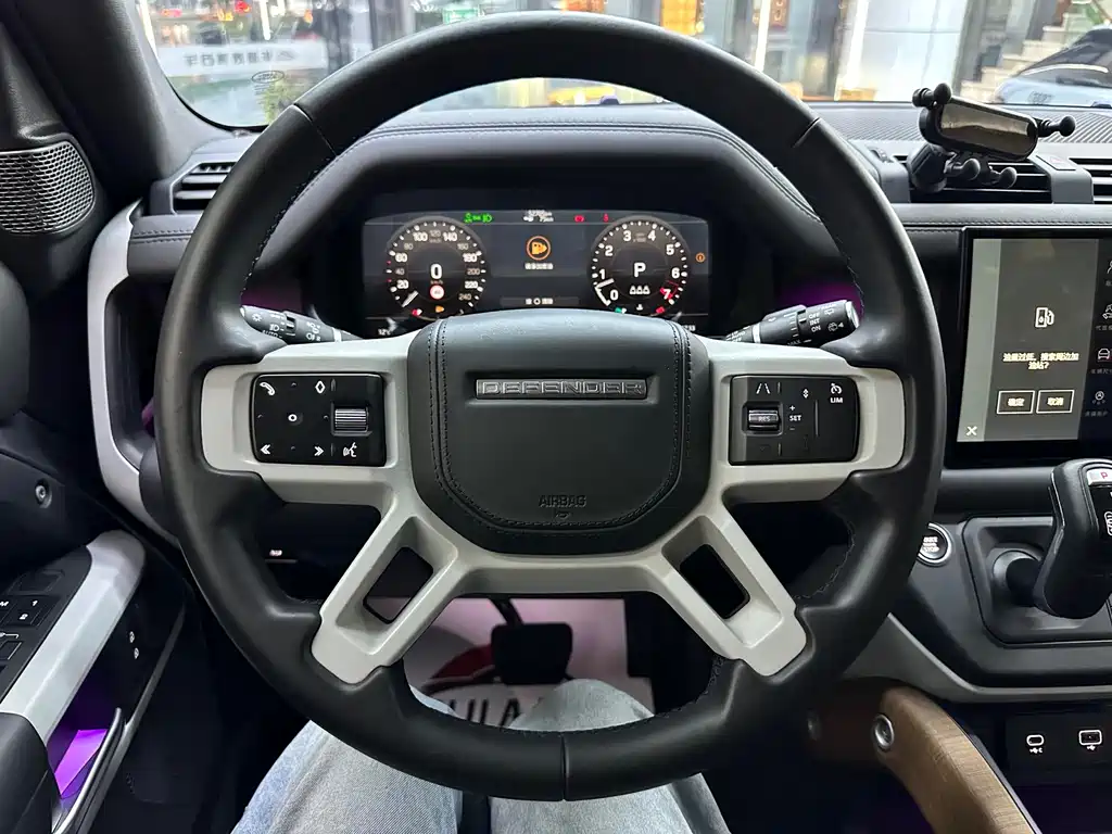 Land Rover Defender 2022 — фото 10