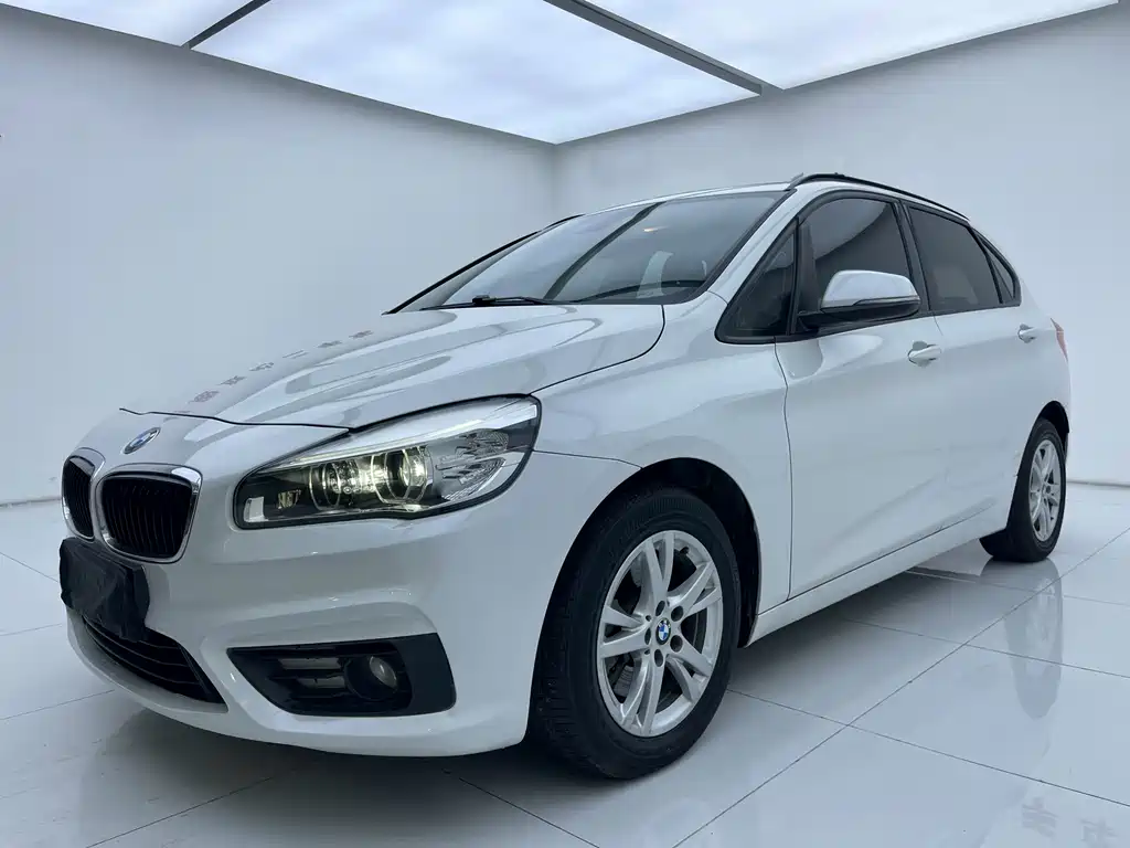 BMW 2 Series Active Tourer 2016 — фото 1