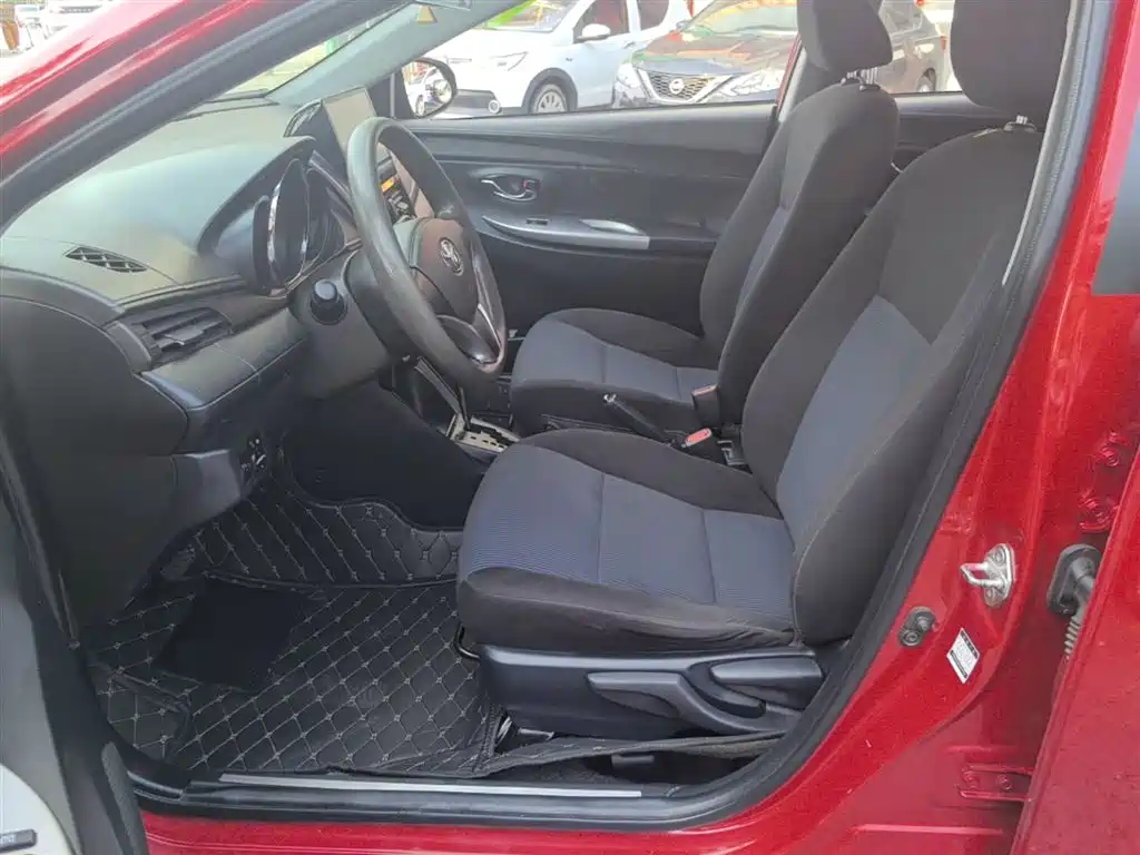 Toyota Yaris L 2016 — фото 15