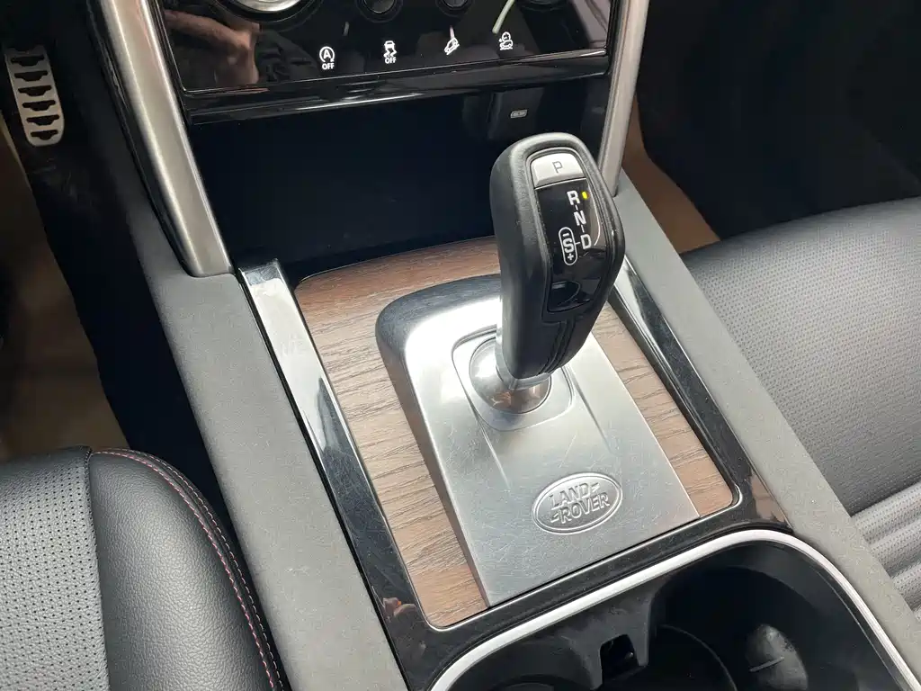 Land Rover Discovery Sport 2022 — фото 13