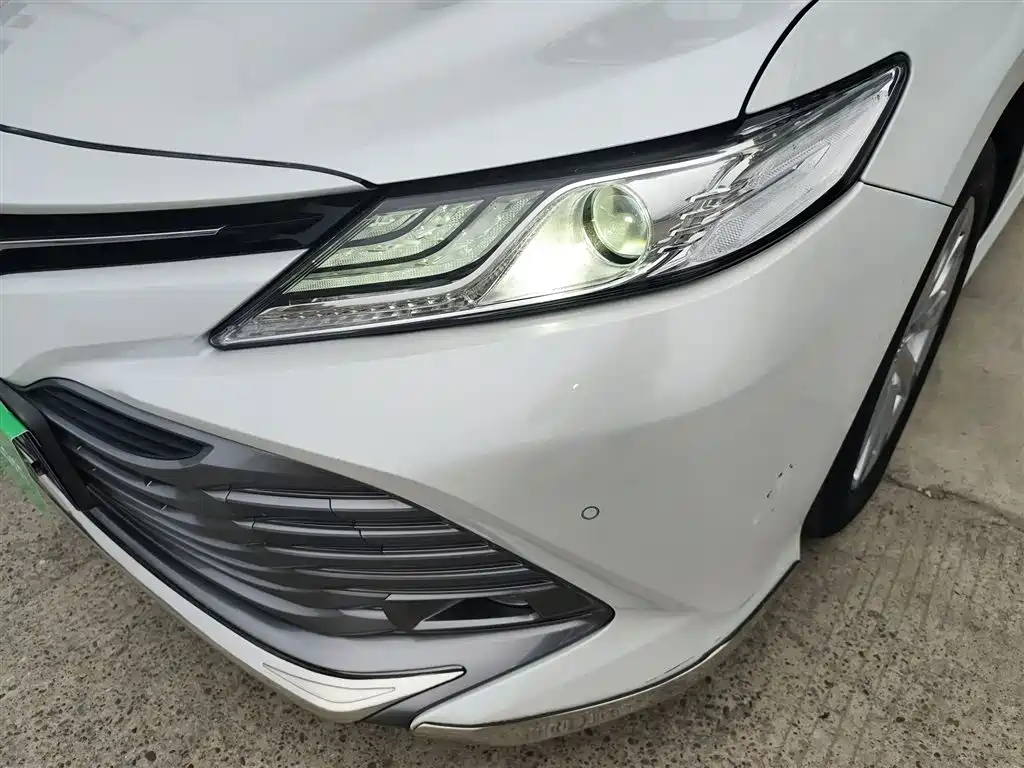 Toyota Camry 2020 — фото 24