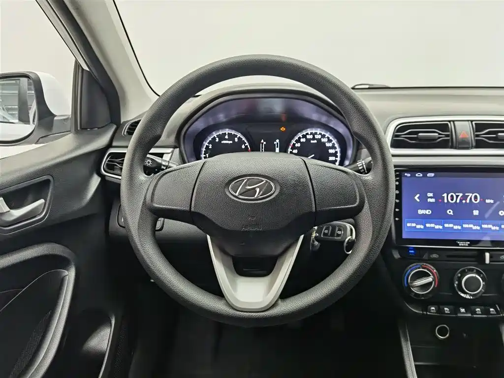 Hyundai Verna 2019 — фото 11