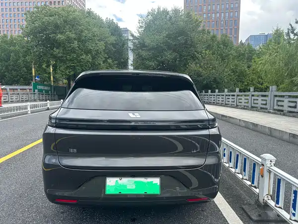 Li Auto L6 2024
