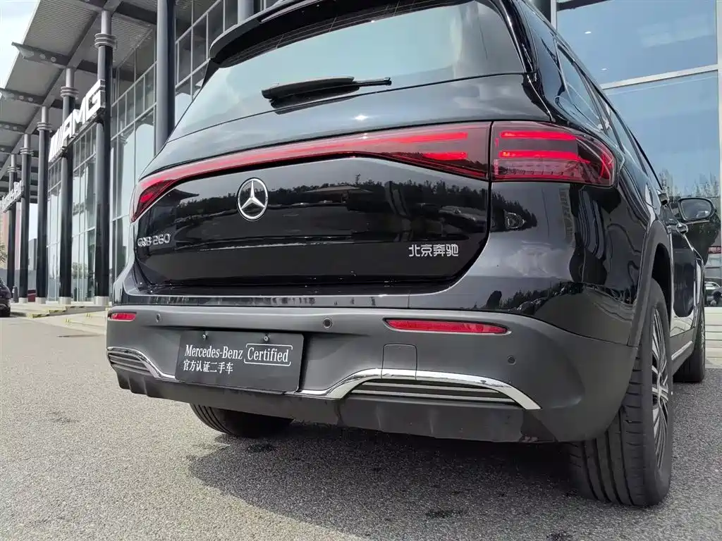 Mercedes-Benz EQB 2025 — фото 16