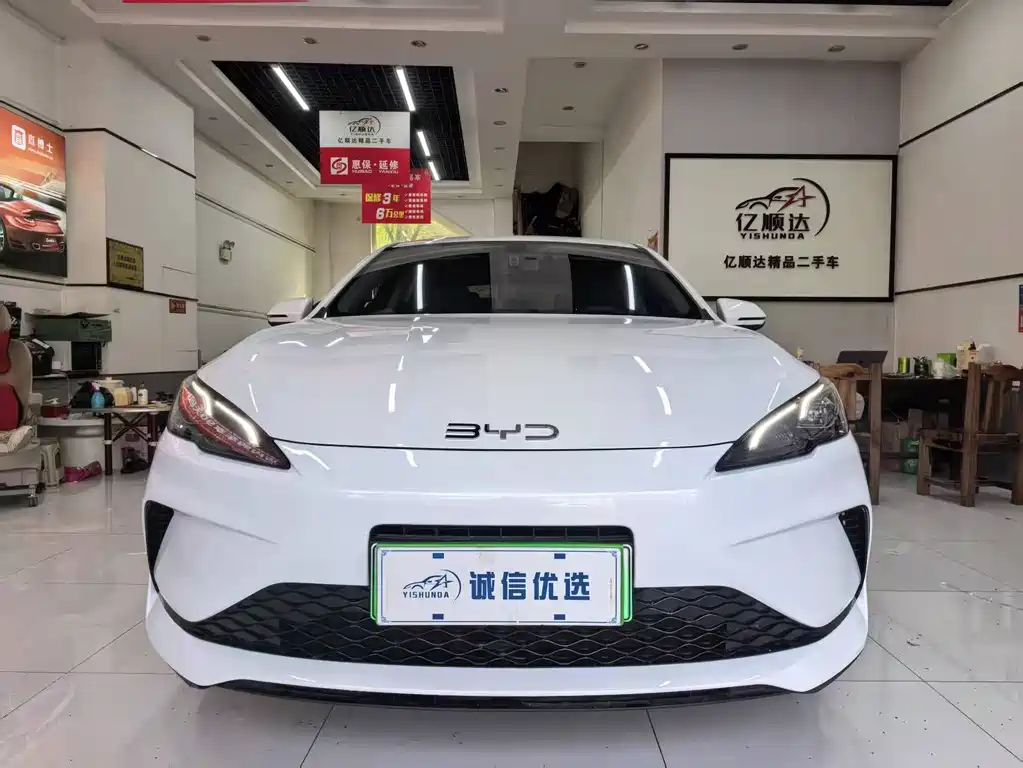 BYD Seal 05 DM-i 2025 — фото 3