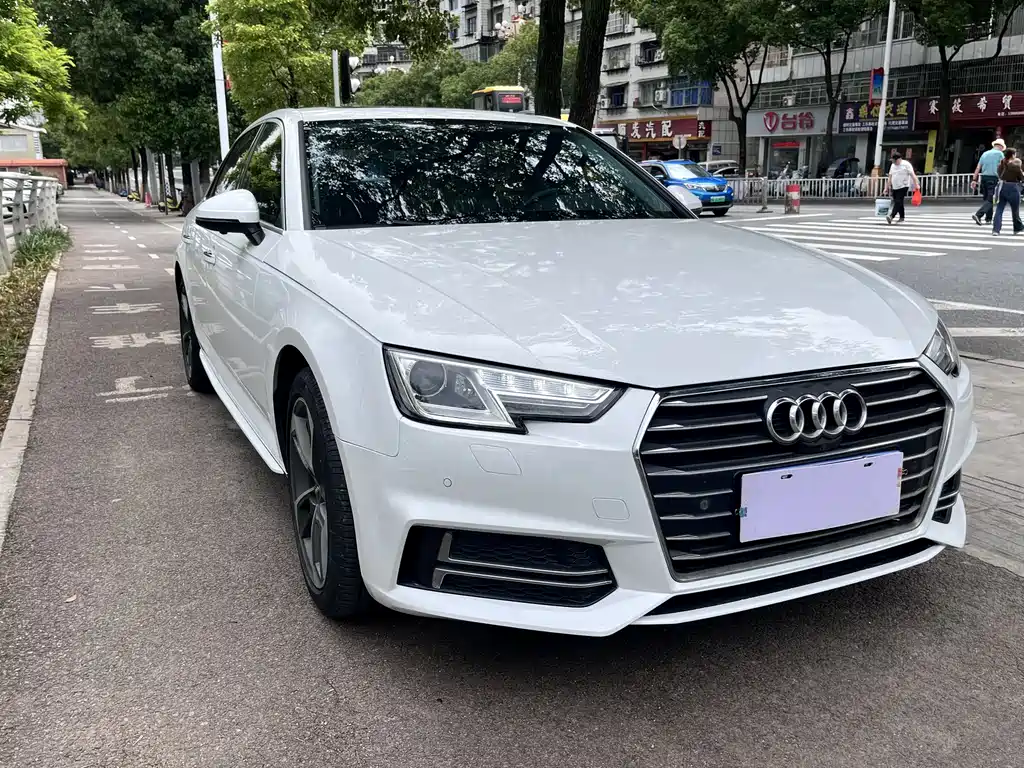 Audi A4L 2019 — фото 3