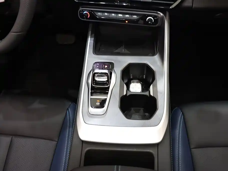 GAC Motor Trumpchi GS3 2025 — фото 15