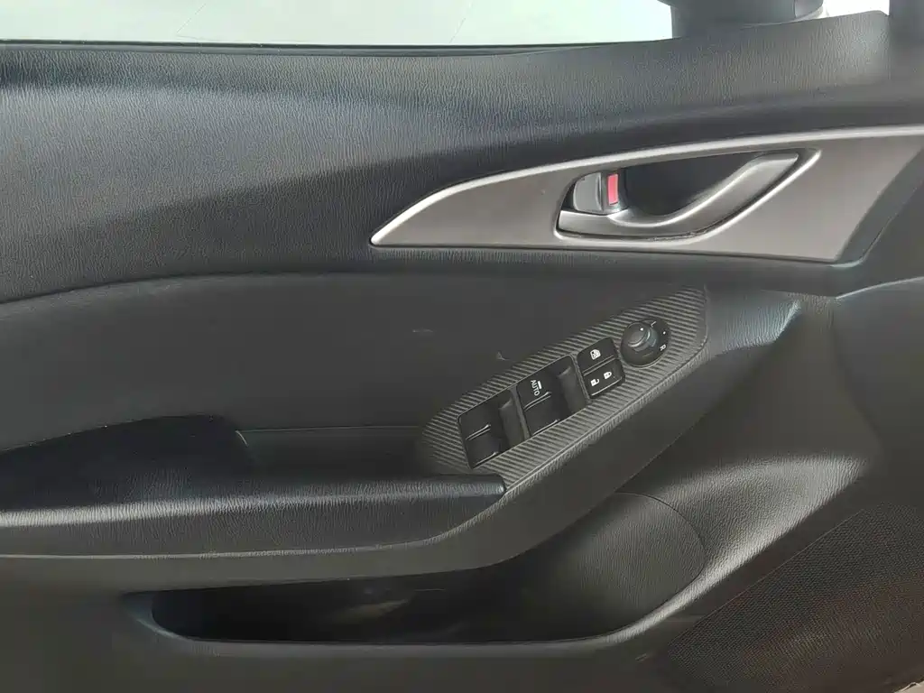 Mazda 3 Axela 2017 — фото 12