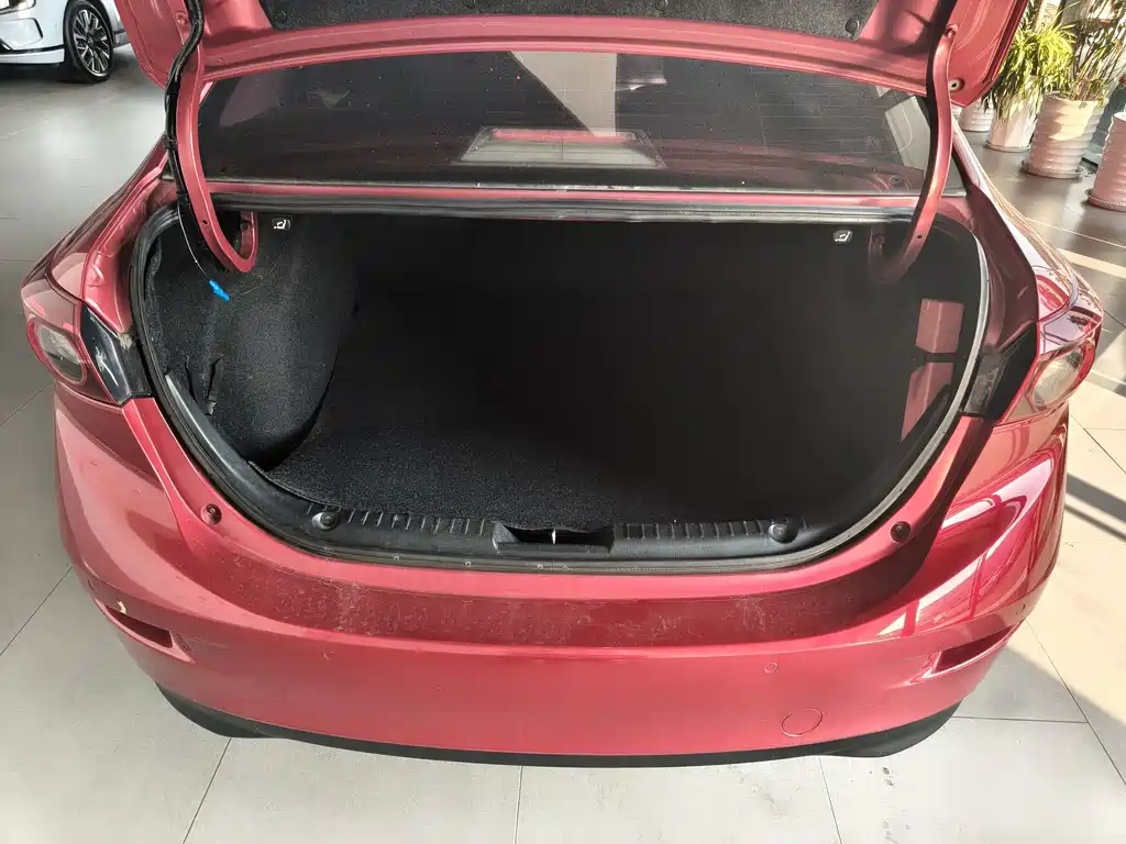 Mazda 3 Axela 2017 — фото 13