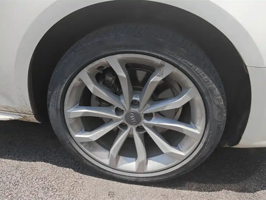Audi A4L 2017