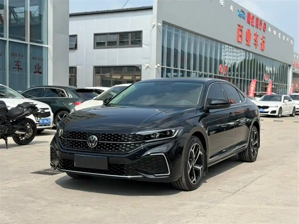 Volkswagen Passat 2025